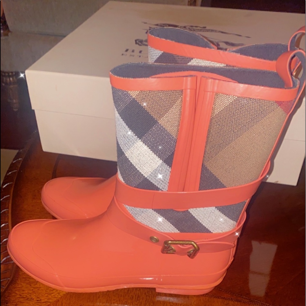 Burberry rain boots coral pink